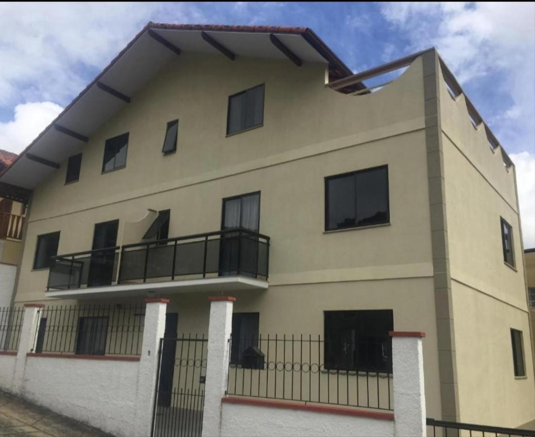 Apartamento Vista Da Montanha Нова-Фрибургу Екстер'єр фото